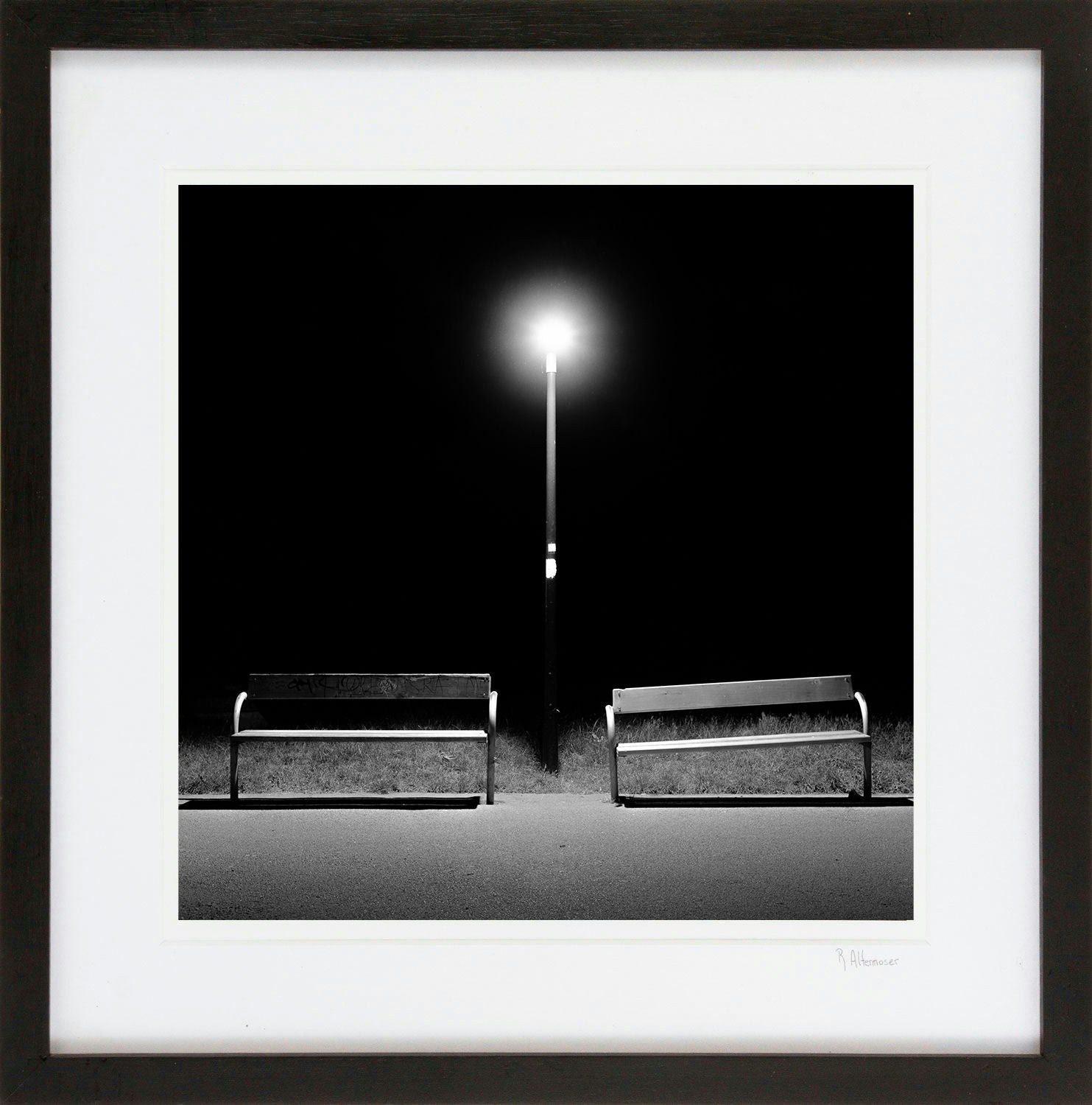 Searching for Light - Bänke