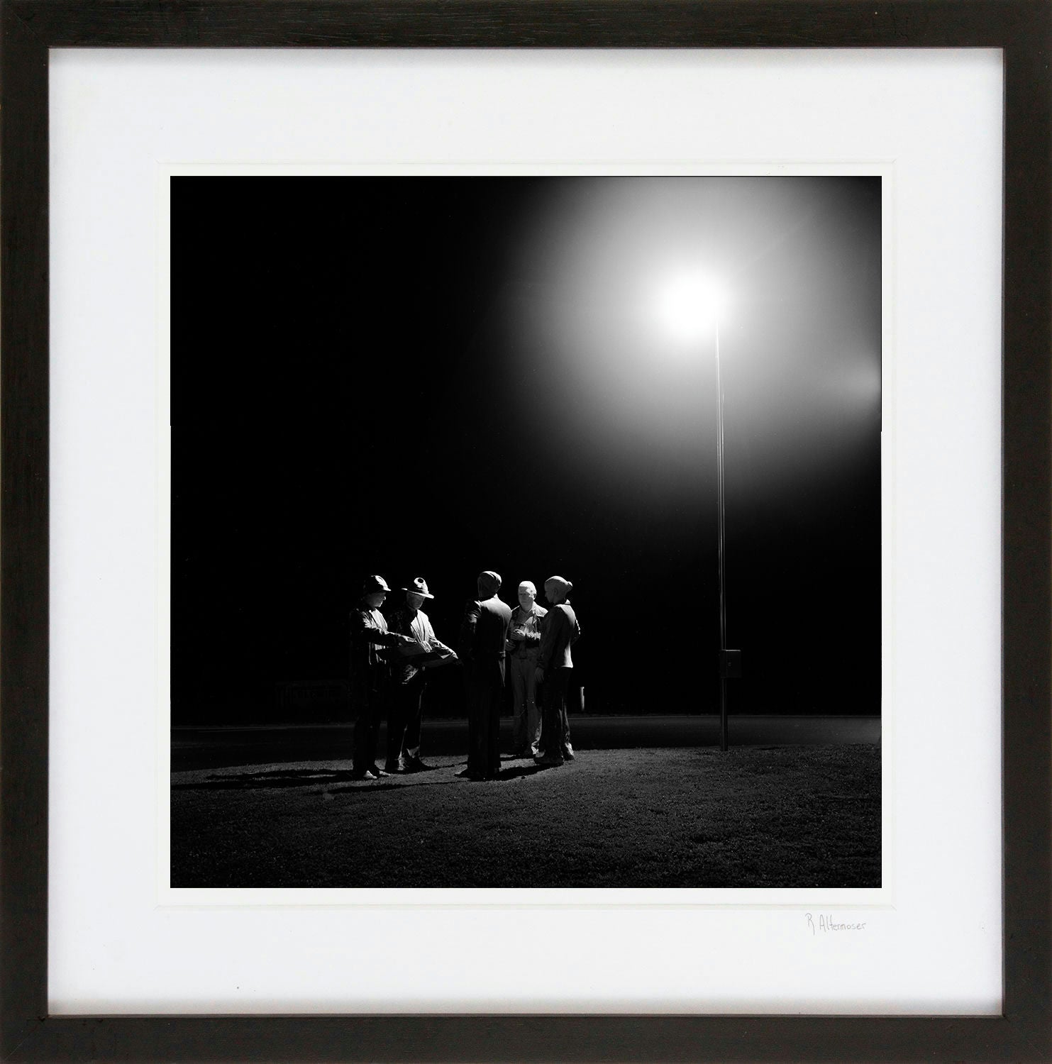 Searching for Light - Menschen Kreisverkehr